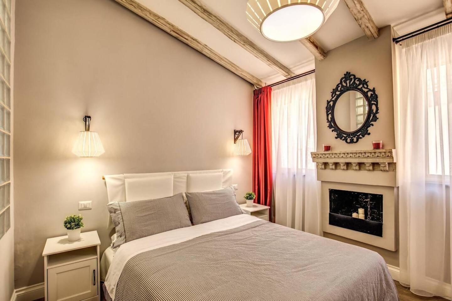 Attic With Terrace By Trevi Fountain Apartman Róma Kültér fotó