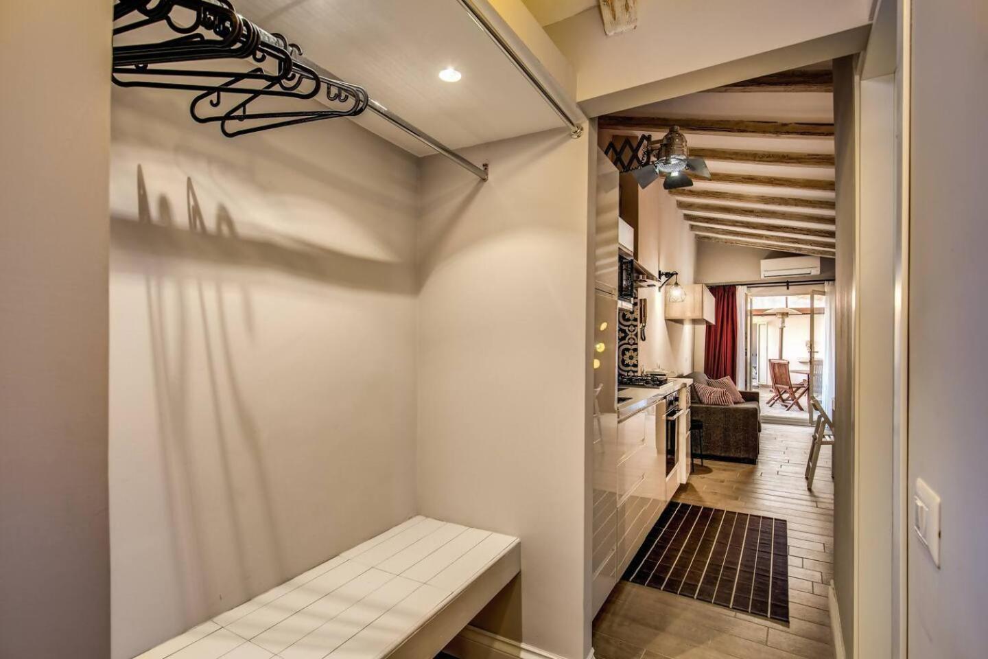 Attic With Terrace By Trevi Fountain Apartman Róma Kültér fotó