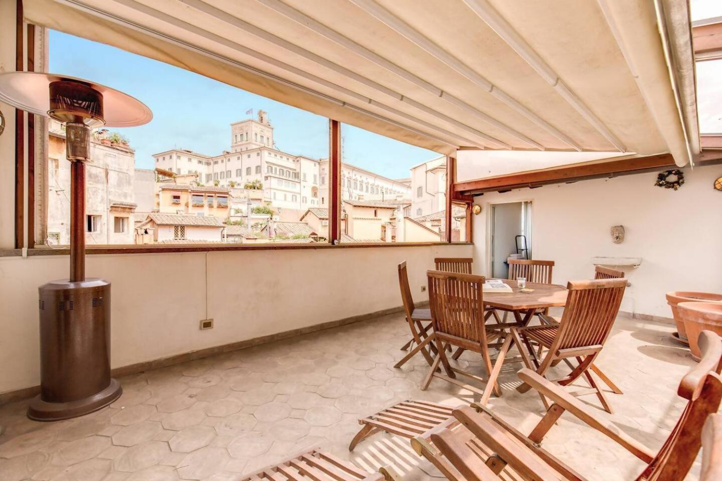 Attic With Terrace By Trevi Fountain Apartman Róma Kültér fotó
