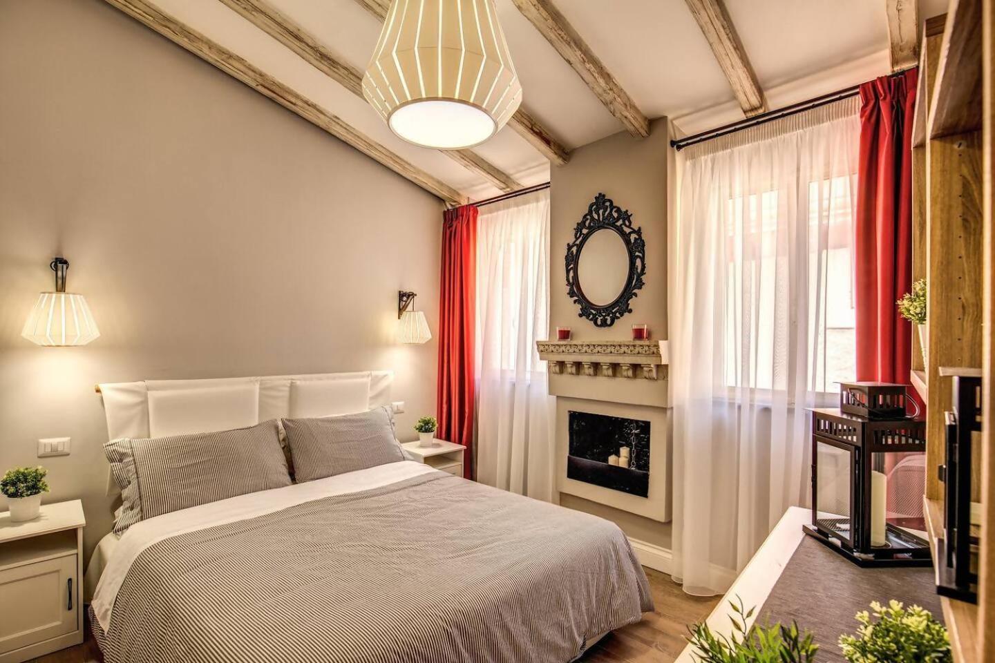 Attic With Terrace By Trevi Fountain Apartman Róma Kültér fotó